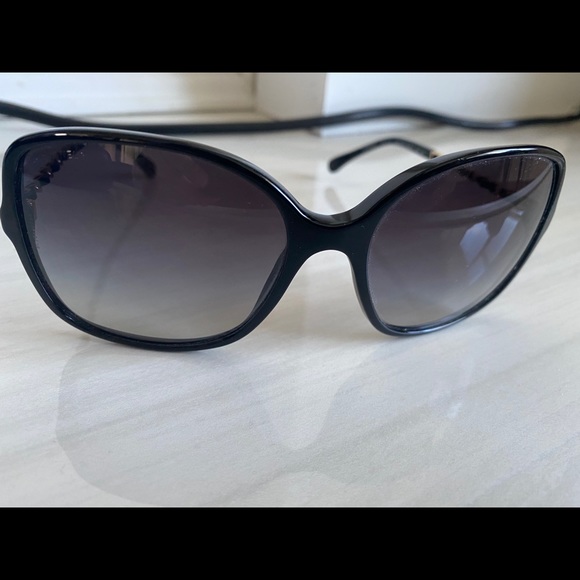 Authentic Chanel 5012 Black gold Chain sunglasses - Picture 2 of 9